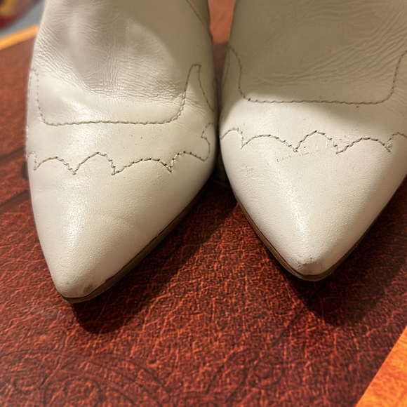 Dingo White Leather and Fringe Cowboy Boots - Picture 4 of 9